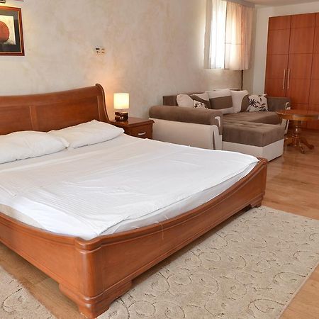 Apartment And Rooms In Club Indija Exterior foto