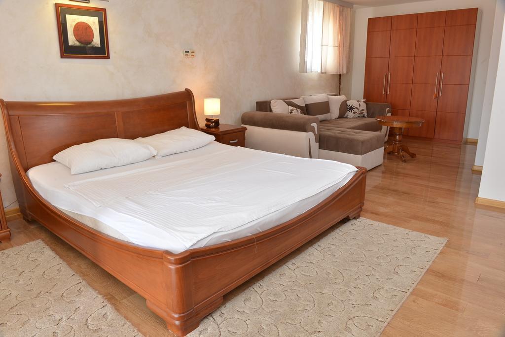 Apartment And Rooms In Club Indija Exterior foto