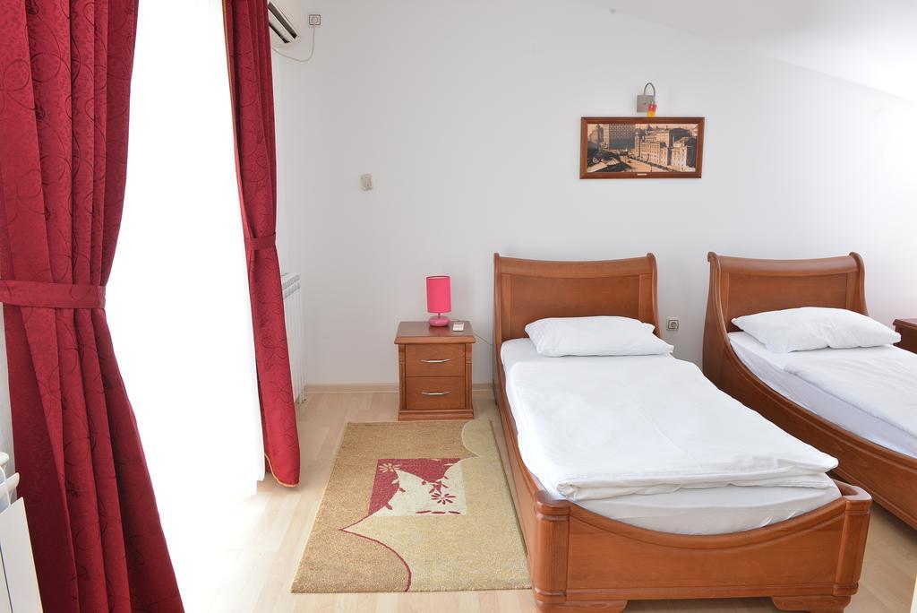Apartment And Rooms In Club Indija Exterior foto
