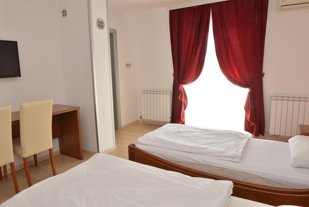 Apartment And Rooms In Club Indija Exterior foto
