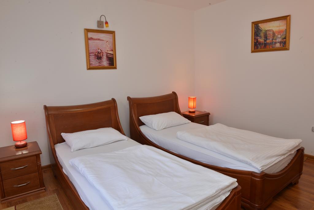 Apartment And Rooms In Club Indija Exterior foto