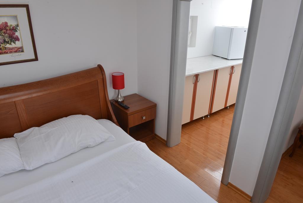Apartment And Rooms In Club Indija Exterior foto