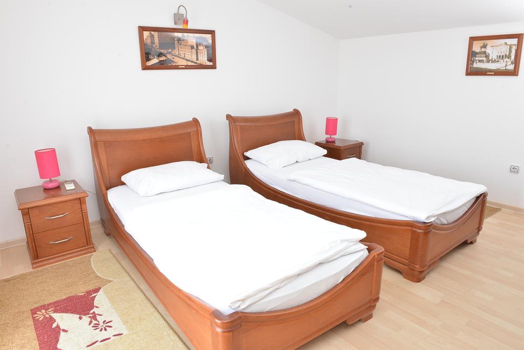 Apartment And Rooms In Club Indija Exterior foto